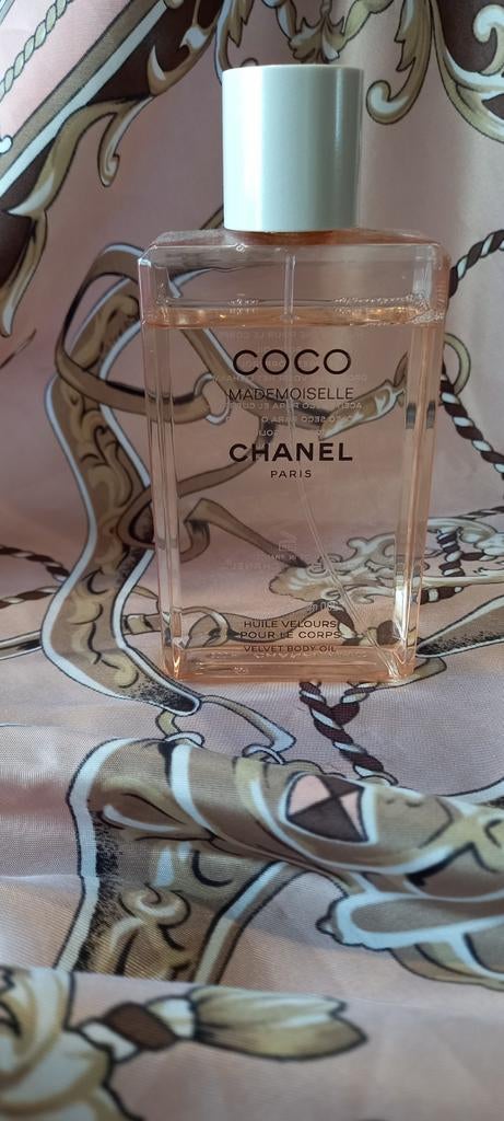 COCO CHANEL MADEMOISELLE body oil 200ml, Handtassen en Accessoires, Uiterlijk | Parfum, Ophalen of Verzenden, Zo goed als nieuw