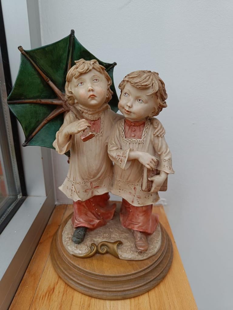 Capodimonte beeldje 2 kindjes, Enlèvement ou Envoi, Comme neuf