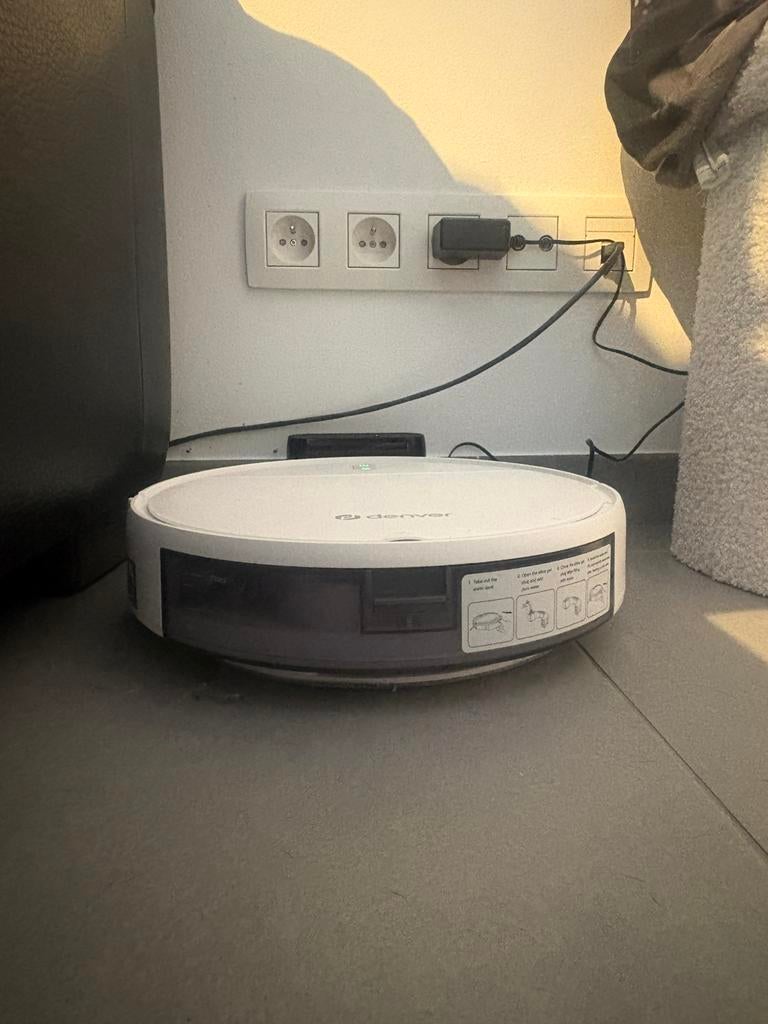Aspirateur -laveur robot, Electroménager, Enlèvement ou Envoi, Réservoir, Comme neuf, 2000 watts ou plus