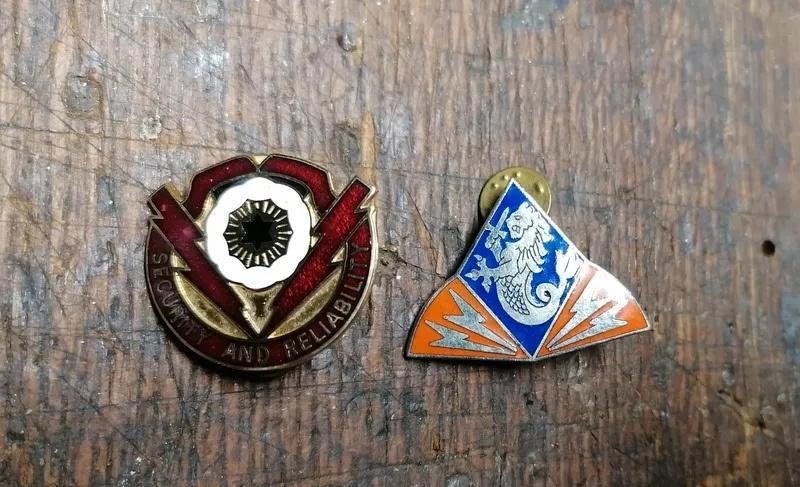 Insigne militaire US army ww coree Viêtnam, Envoi