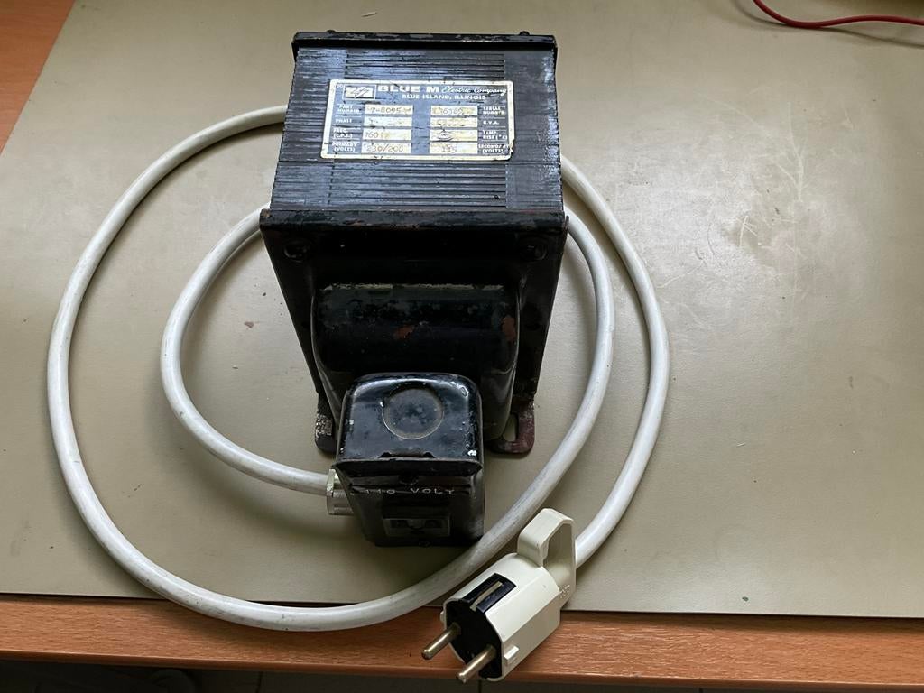 Autotransformator 230->115v 2kva met usa uitgang, Ophalen of Verzenden