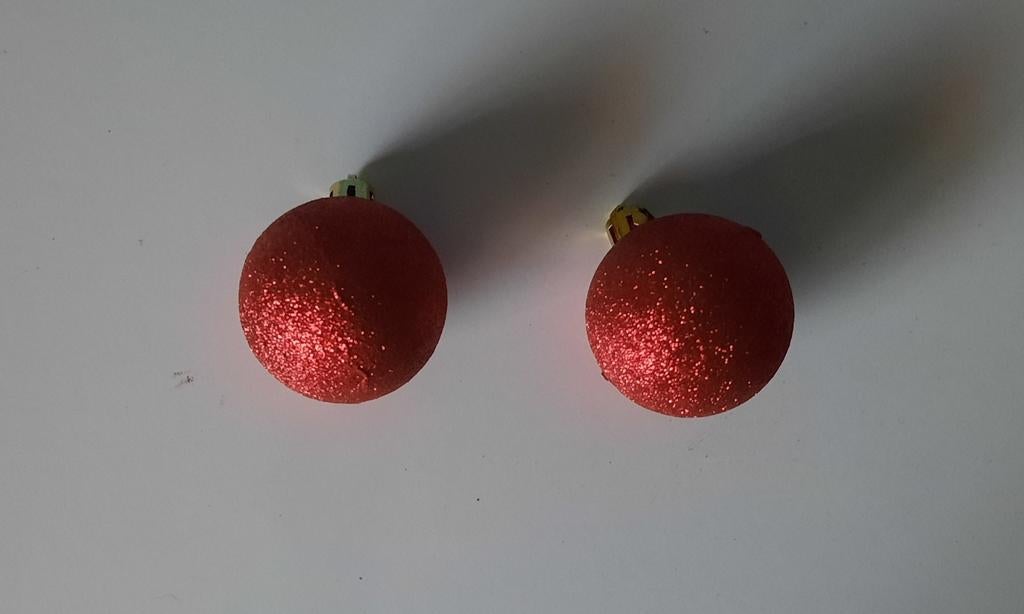 2 boules de Noël à paillettes, Enlèvement ou Envoi, Comme neuf, Décoration