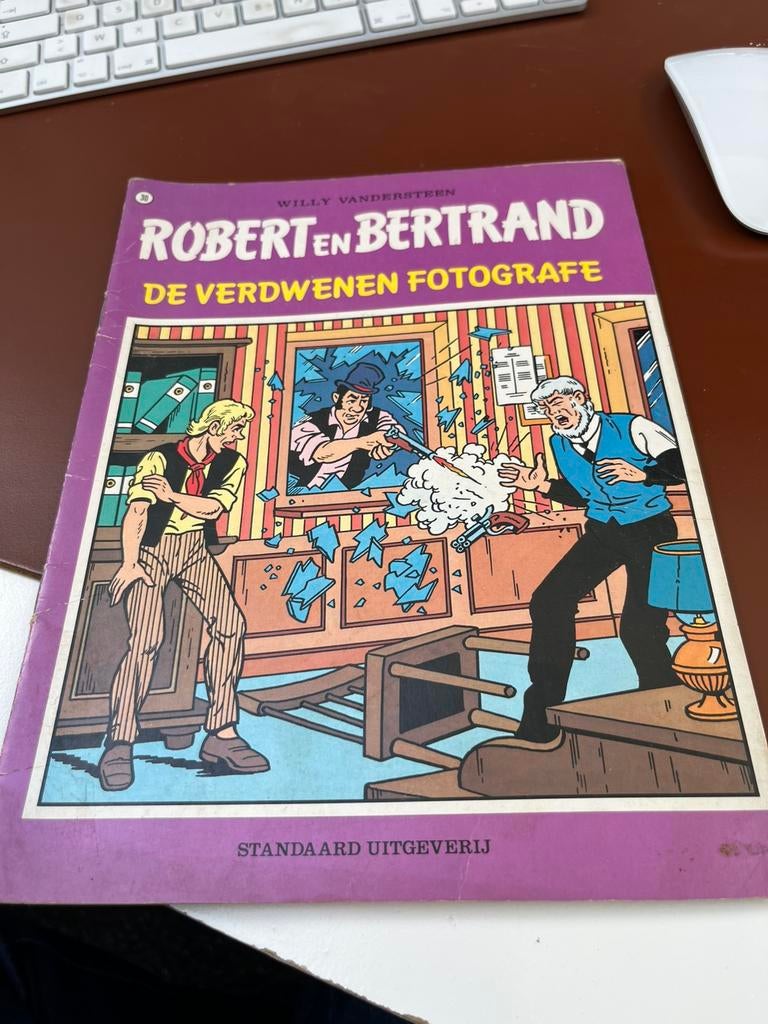 Robert en bertrand de verdwenen fotografe, Ophalen of Verzenden, Zo goed als nieuw