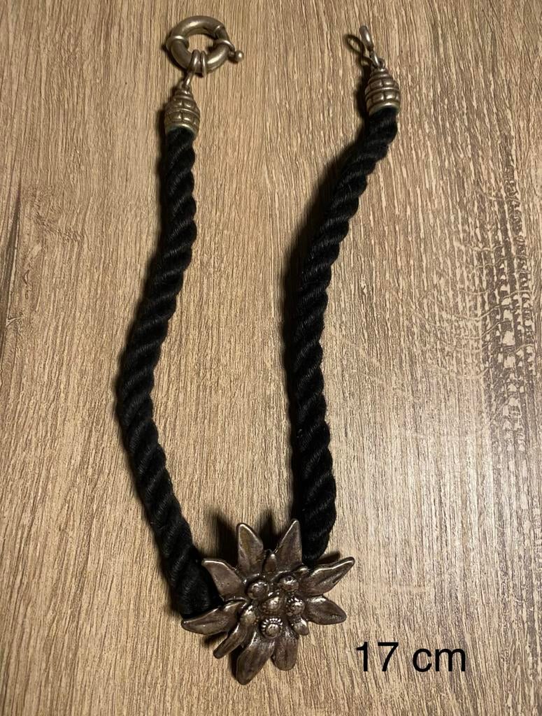 🔥 Ketting - 17 cm - grote bloem, Handtassen en Accessoires, Kettingen, Zo goed als nieuw, Ophalen of Verzenden