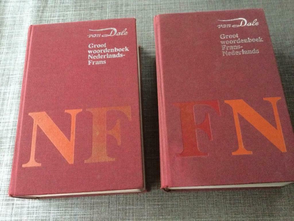 Van Dale Groot woordenboek Nederlands-Frans//Frans-Nederland, Boeken, Ophalen of Verzenden, Zo goed als nieuw, Van Dale