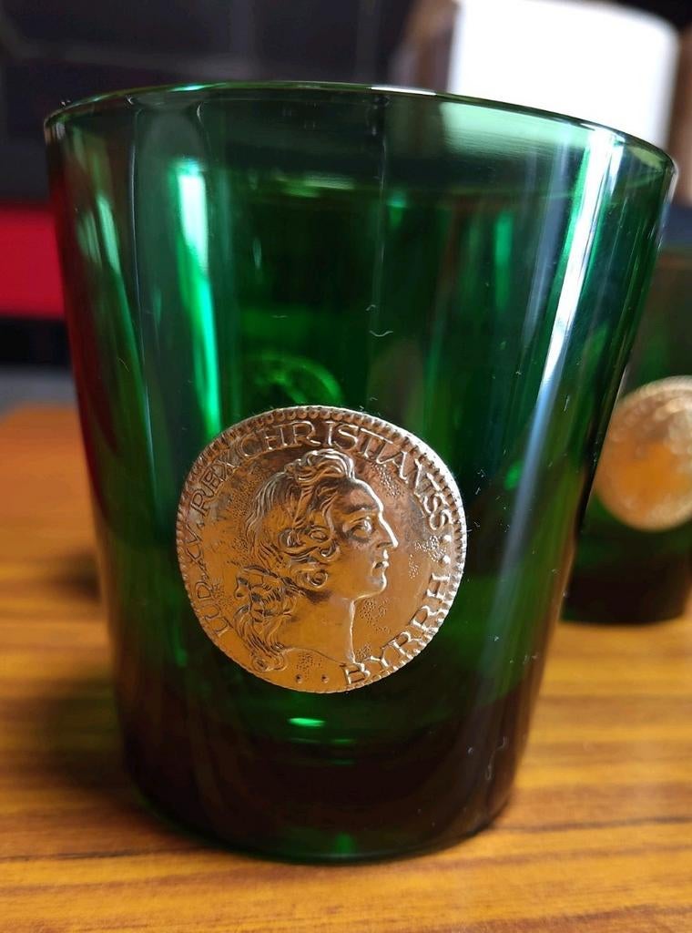 14 groene embleem glazen DUBONNET/BYRRH, Verzamelen, Ophalen, Gebruikt