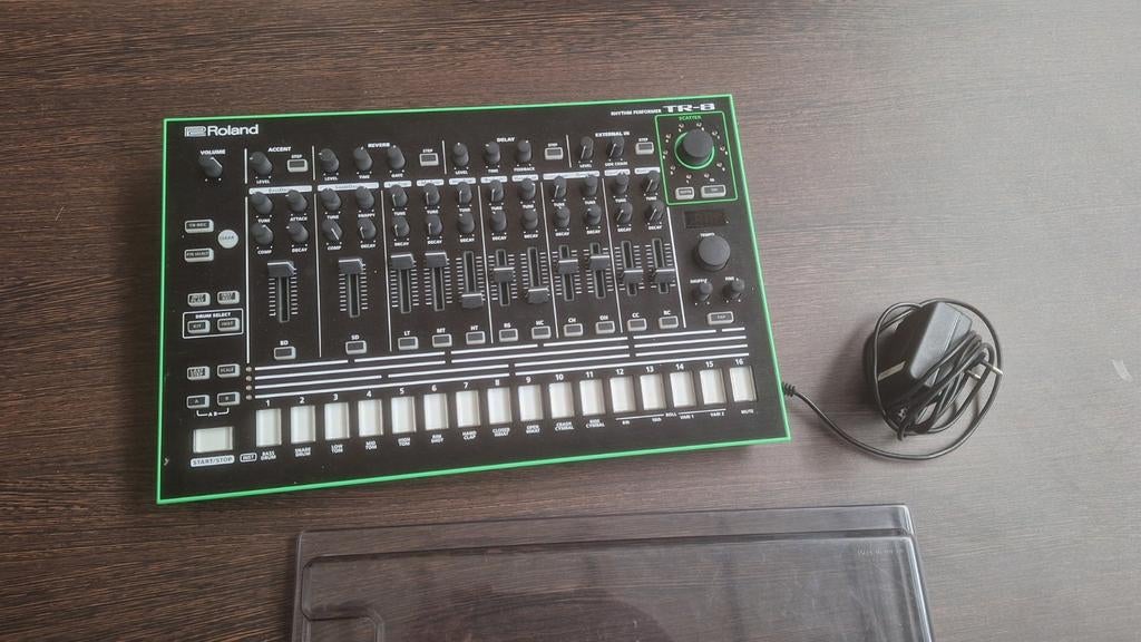 Roland tr8, Ophalen of Verzenden