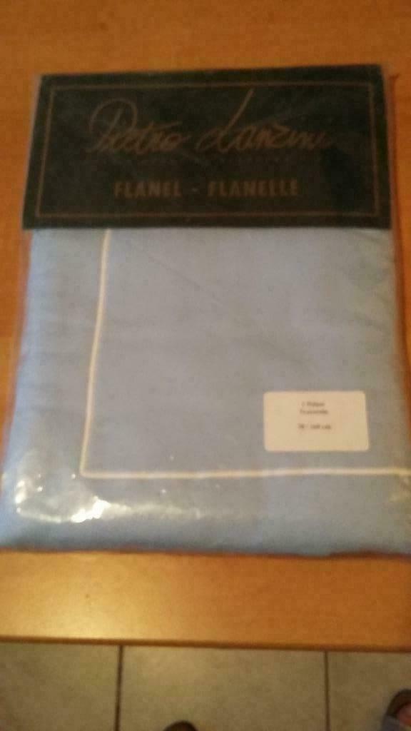 1 Peluw - flanel, Ophalen of Verzenden, Nieuw, Overige maten, Kussen