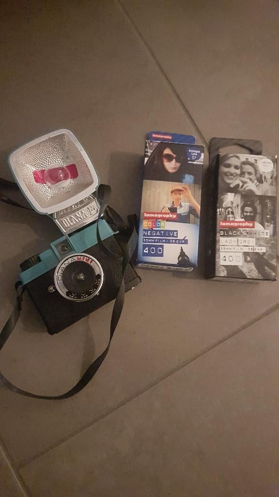 Analoge Diana F+ camera met flits & filmrollen, Ophalen, Zo goed als nieuw, Overige Merken