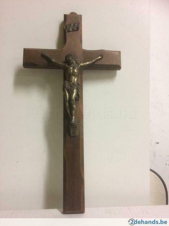 Bronzen "Jezus aan het kruis" beeld