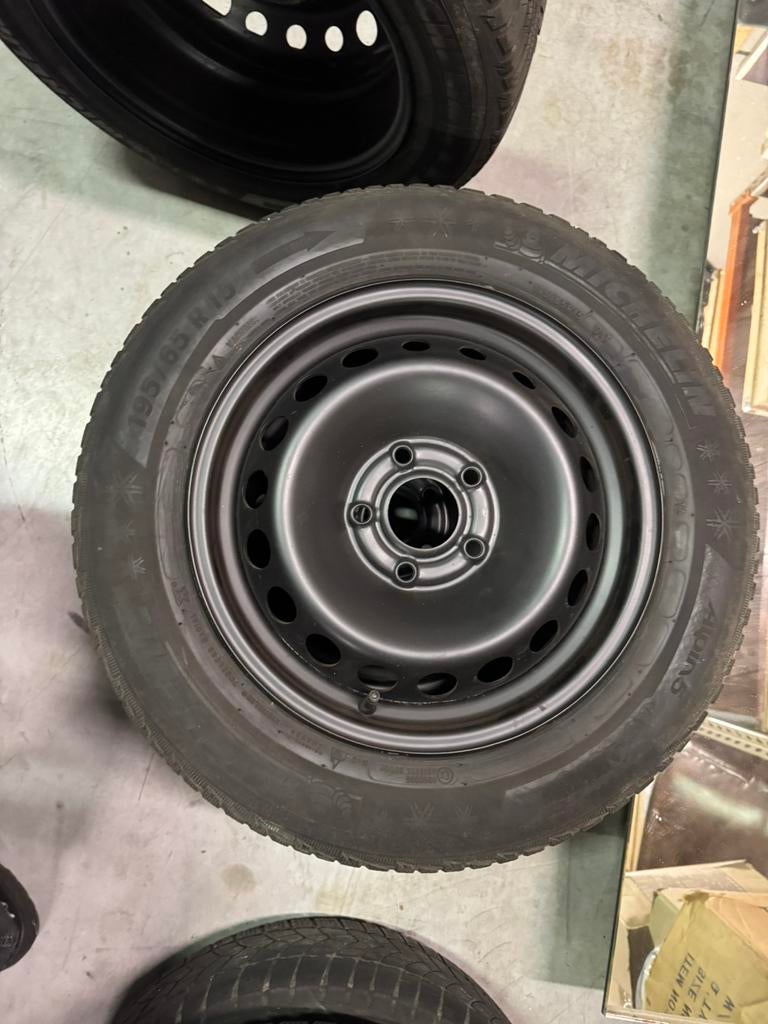 Renault megane 4 winterset 195/65R15, Autos : Pièces & Accessoires, 15 pouces, Pneus et Jantes, Pneus hiver, Véhicule de tourisme