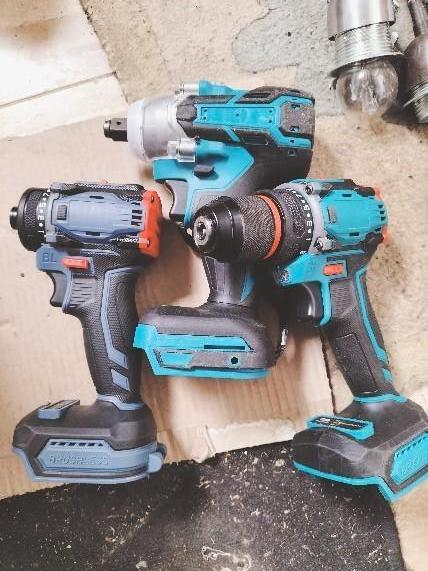 Perceuse, tournevis et batteur SET, fonctionne  MAKITA18V, Enlèvement, Comme neuf, Perceuse, Vitesse variable
