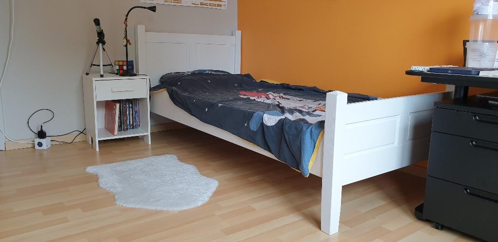 Stoere houten witte kinderkamer (bed, nachtkastje, kast), Enlèvement, Utilisé, Garçon