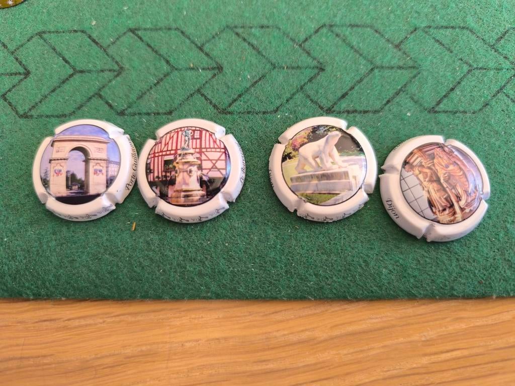 4 capsules Lacroix Triaulaire Cuvée ADP Dijon, Ophalen of Verzenden, Zo goed als nieuw