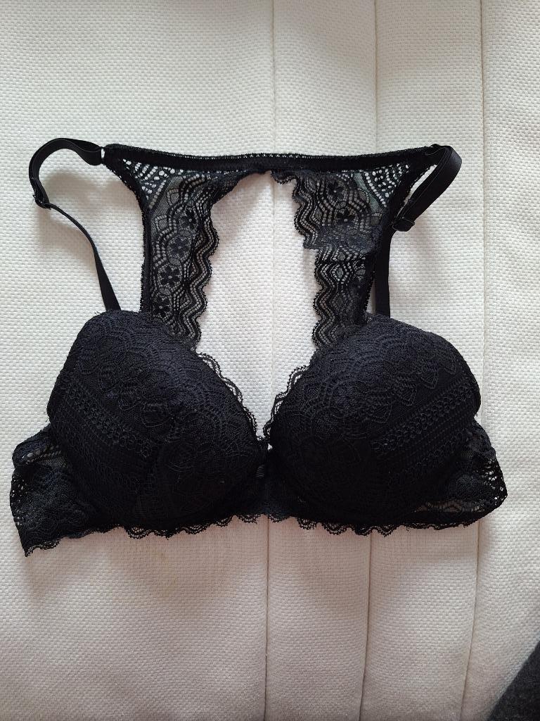 Soutient gorge Etam en dentelle N2 Le magique plongeant  70, Vêtements | Femmes, Etam, Enlèvement ou Envoi, Noir, Soutien-gorge