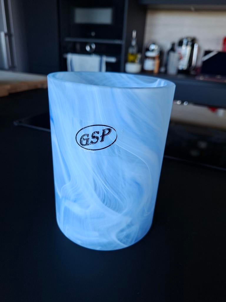 Glazen kandelaar met blauw gemarmerd effect. Uitstekende con, Ophalen of Verzenden, Blauw