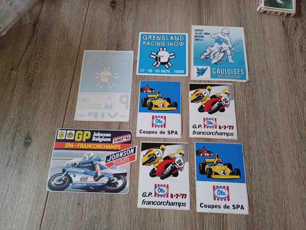 8 stickers moto/F1, Verzamelen, Ophalen of Verzenden, Zo goed als nieuw