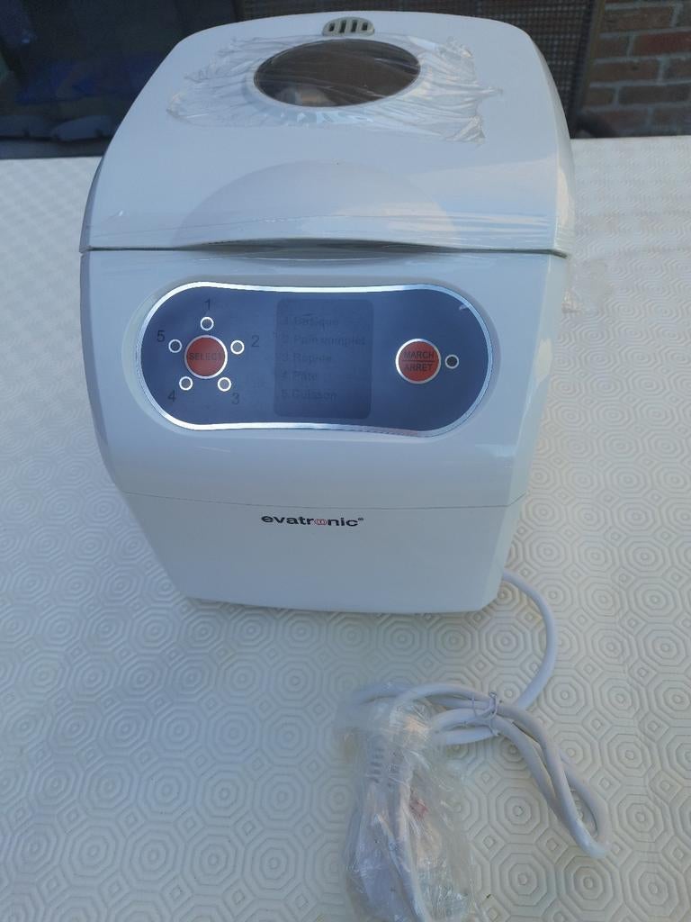 BROODBAKMACHINE EVATRONIC *NIEUW*ONGEBRUIKT*, Elektronische apparatuur, Broodbakmachines, Nieuw, Zonder timer, 400 tot 800 gram deeg