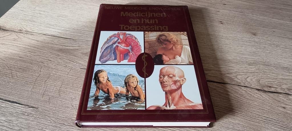 Medische encyclopedie Medicijnen en hun toepassingen, Ophalen of Verzenden, Zo goed als nieuw