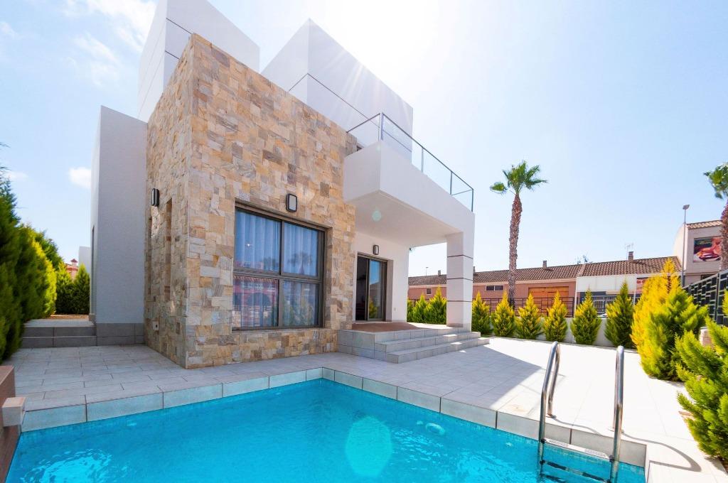 Villa met 3bed/3bad/privé zwembad/solarium/800m van strand, Immo, Spanje, Los Alcazares, Murcia, Woonhuis, 3 kamers