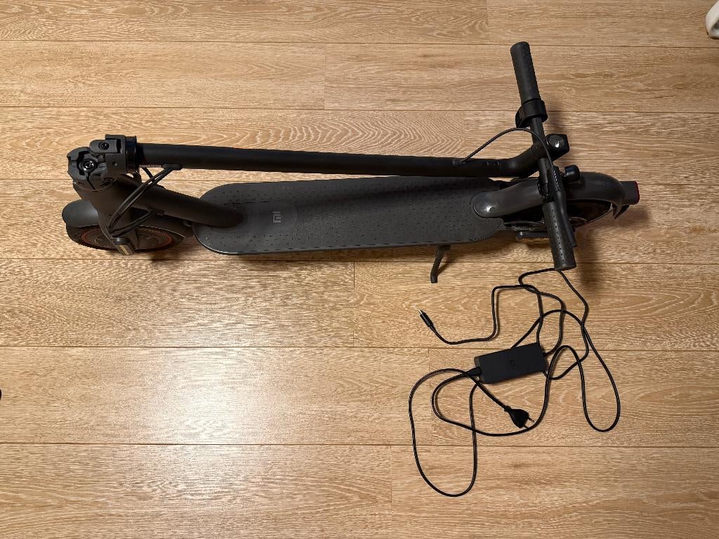 Mi Electric Scooter Pro 2 met slechts 200km op de teller, Fietsen en Brommers, Steps, Ophalen, Zo goed als nieuw, Elektrische step (E-scooter)