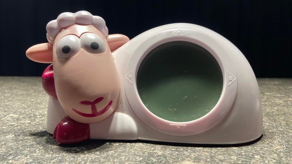 Sam het schaap - Wekker voor kinderen / slaaptrainer, Ophalen, Zo goed als nieuw, Digitaal