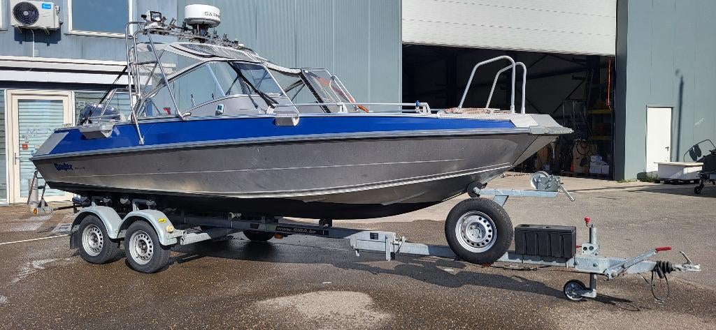 Buster Magnum (by Fiskars) + trailer, Watersport en Boten, Speedboten, Gebruikt, 200 pk of meer, Buitenboordmotor, Aluminium, Ophalen