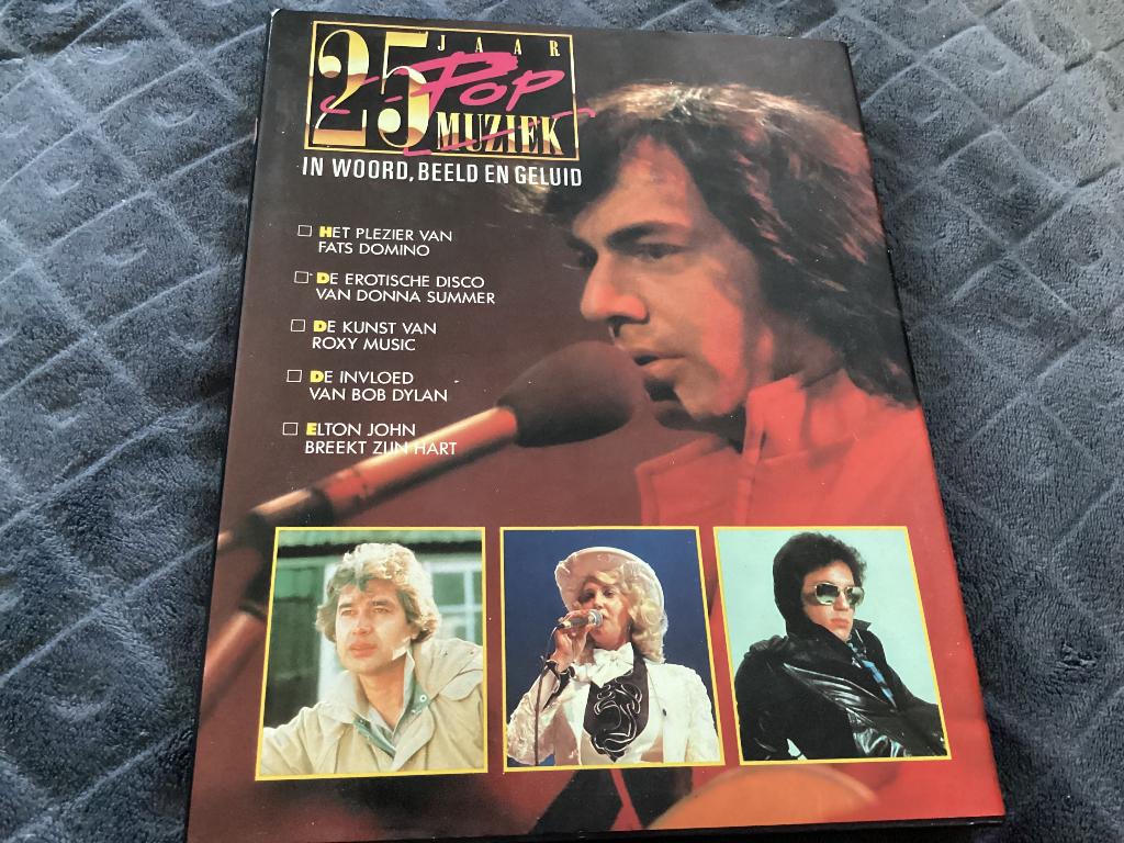 25 jaar popmuziek In woord en beeld 1976, Ophalen of Verzenden