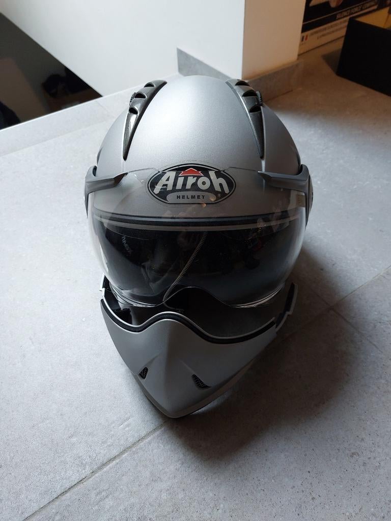 Motorhelm Airoh maat S 55-56, Ophalen