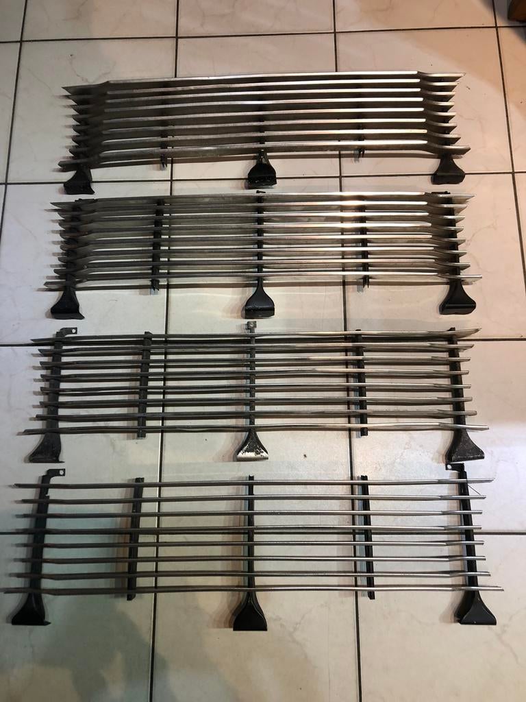 Ford Taunus 17M 20M 26M P7 grill ( 1 verkocht ), Enlèvement ou Envoi, Ford