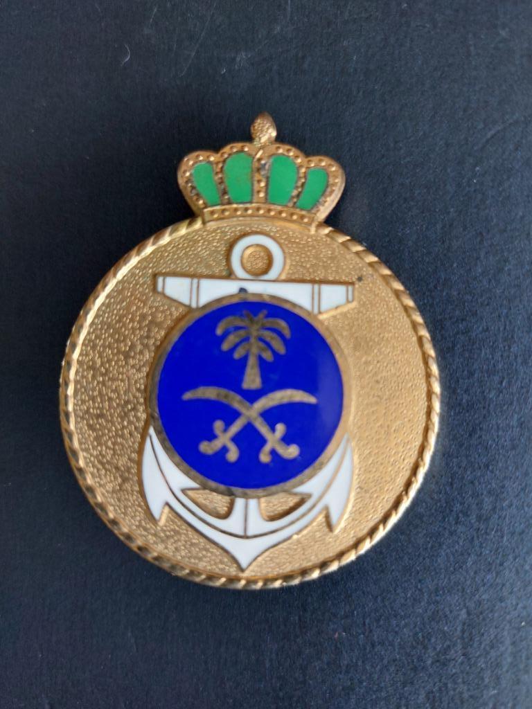 Insigne militaire force navale Arabie Saoudite émaile navy, Collections, Enlèvement ou Envoi, Marine, Emblème ou Badge