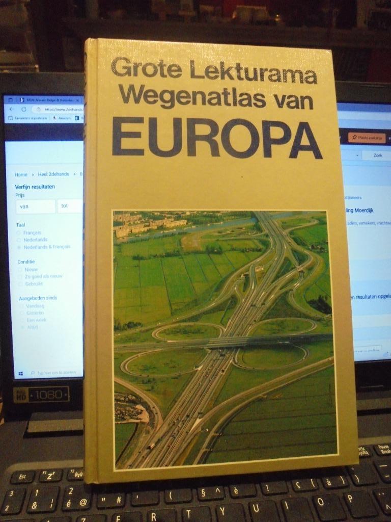 grote lekturama wegenatlas van Europa, Ophalen of Verzenden, Zo goed als nieuw