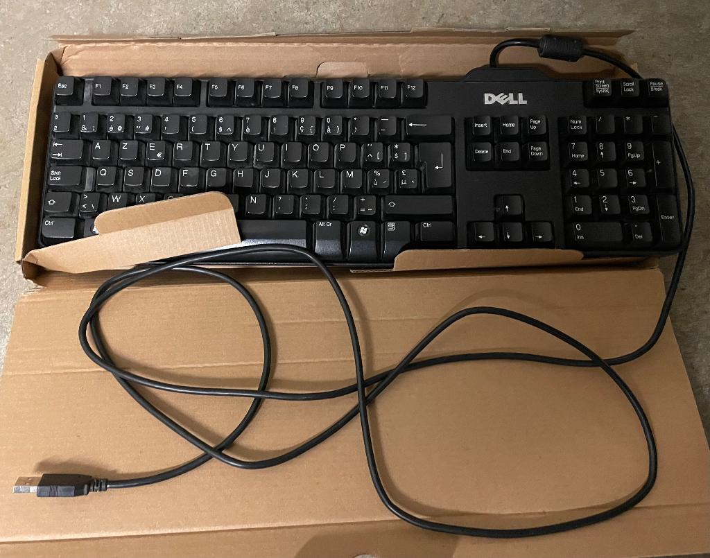 Dell toetsenbord met draad Azerty, Computers en Software, Toetsenborden, Ophalen, Azerty, Zo goed als nieuw, Dell