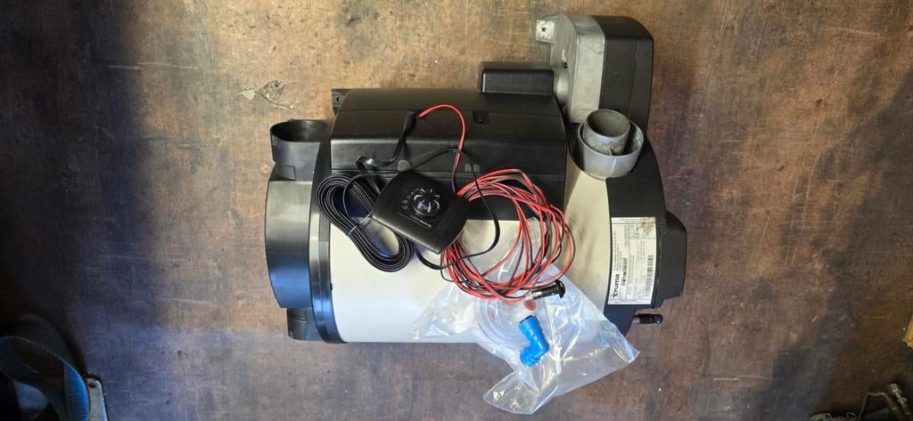 Poêle/chaudière Truma COMBI 6, 12V-30MB avec nouvelle comman, Enlèvement