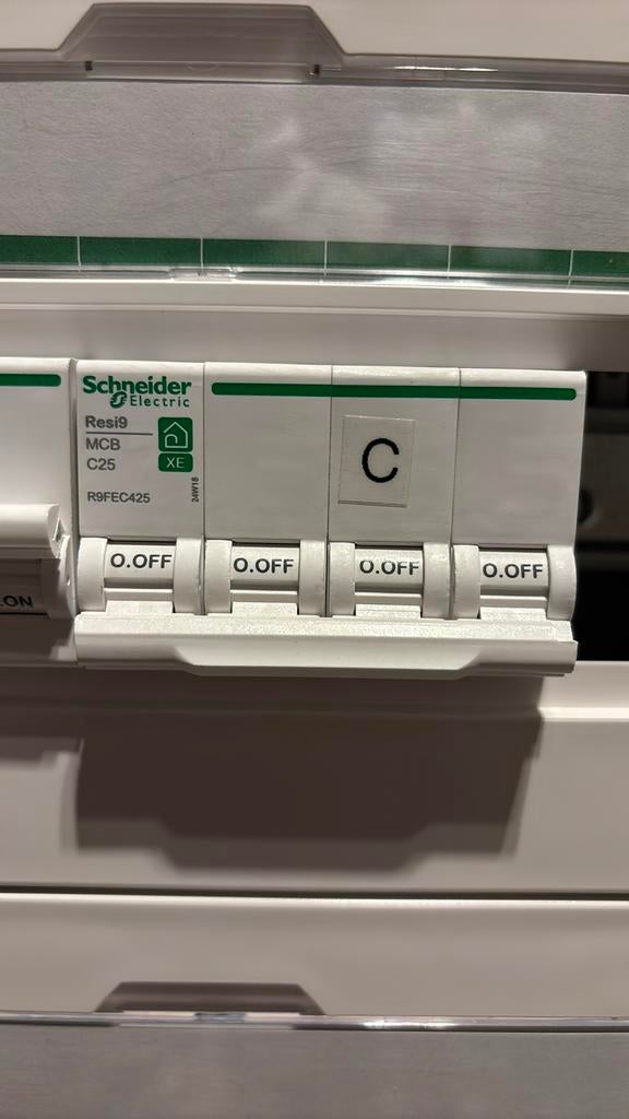 Automaat zekering 25A 4P Schneider Resi9 XE, Doe-het-zelf en Bouw, Ophalen of Verzenden, Nieuw