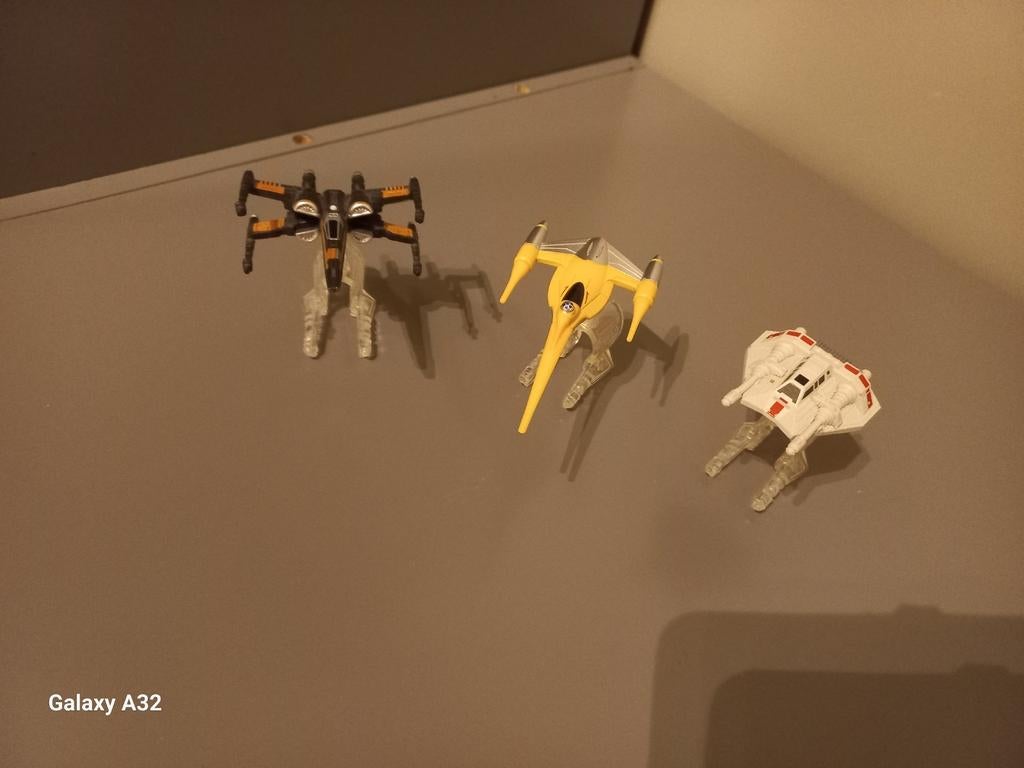 Star Wars Hot Wheels 3 mini Starships, Enlèvement