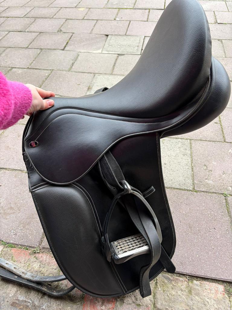 Waldhause zadel 17,5 inch, Dieren en Toebehoren, Paarden