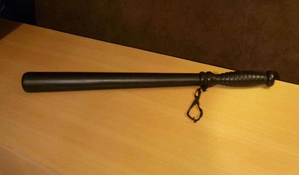 Zwarte kunststof knuppel voor Carnaval, Enlèvement ou Envoi