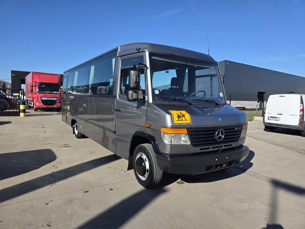 Mercedes-Benz Vario 813 (Numéro de stock 34608), Argent ou Gris, Achat, Entreprise, Boîte manuelle