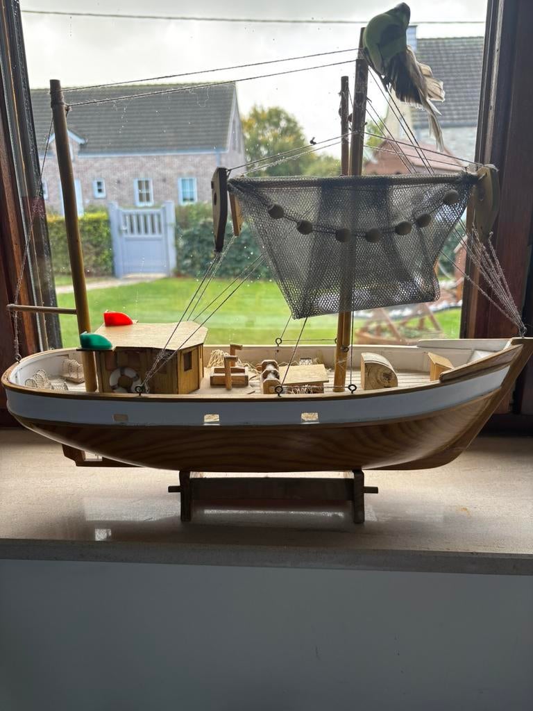 Bateau de pecheur en bois, Enlèvement, Comme neuf