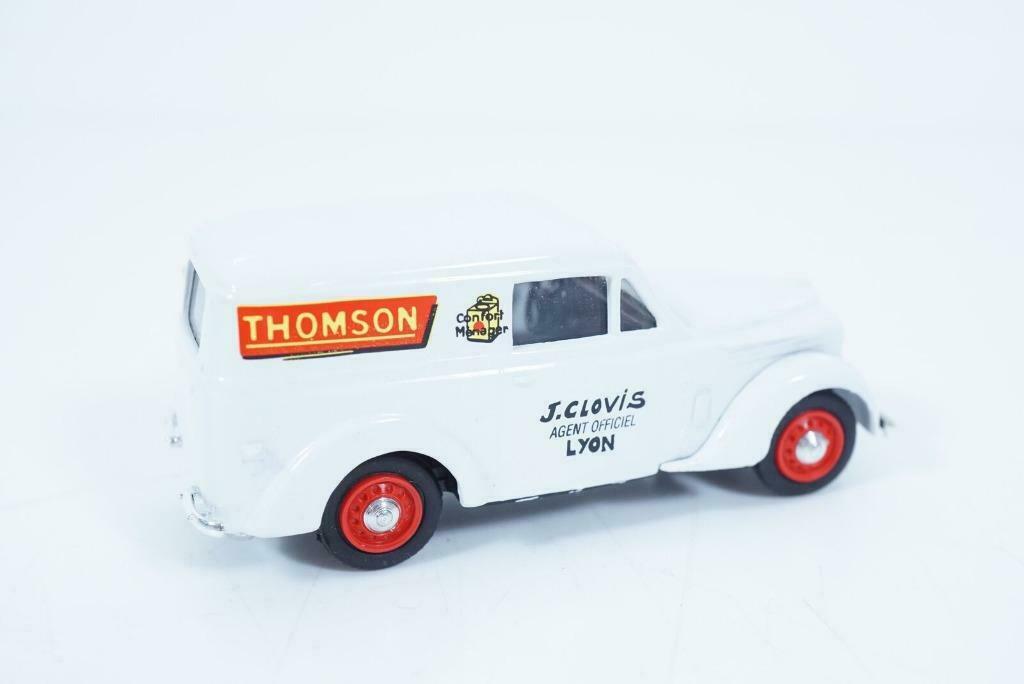 1:43 Eligor Renault Juva 4 'THOMSON' (los model), Enlèvement ou Envoi, Utilisé, Voiture, Autres marques