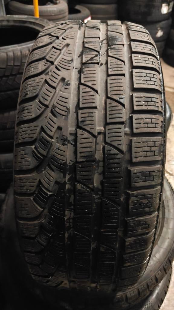 225/45r17 Pirelli 45€ per stuk met montage en balanceren, Ophalen