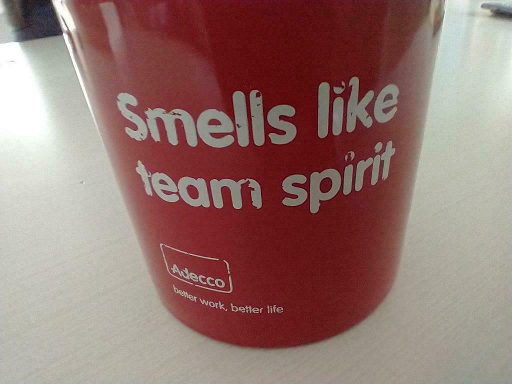 * Mok Smells like team spirit, Huis en Inrichting, Gebruikt, Keramiek, Overige typen, Ophalen of Verzenden