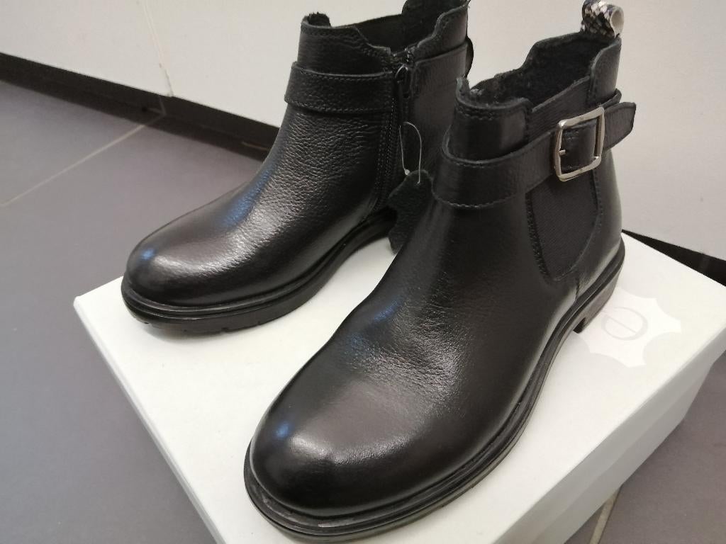 nieuwe lederen schoenen maat 30 meisjes, Neuf, Enlèvement ou Envoi, Chaussures, Fille