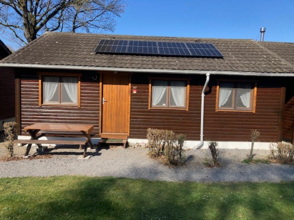 ARDENNEN CHALET TE HUUR, Dorp, 2 slaapkamers, Wasmachine, Chalet, Bungalow of Caravan