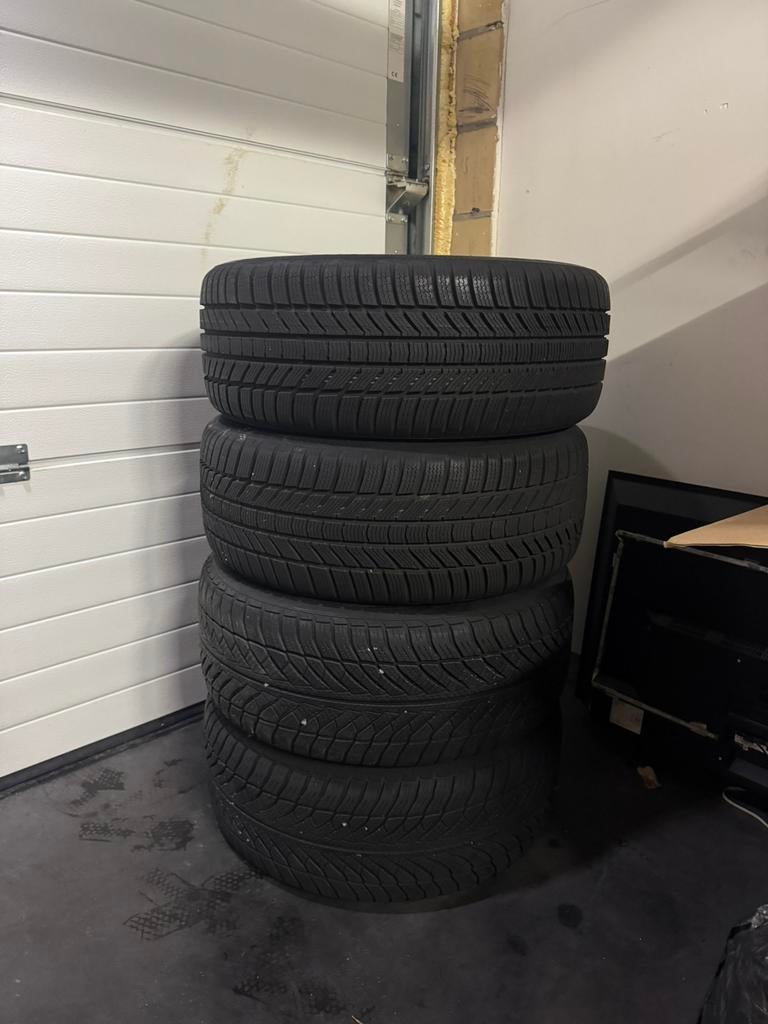 Pneu BMW 245/45 R18 + jantes BMW 6790173, Autos : Pièces & Accessoires, Pneus & Jantes, Neuf, Pneus et Jantes, Enlèvement ou Envoi