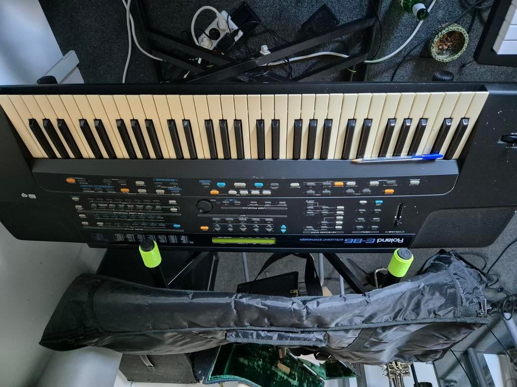 Keyboard, Muziek en Instrumenten, Keyboards, Gebruikt, 61 toetsen, Aanslaggevoelig, Ophalen