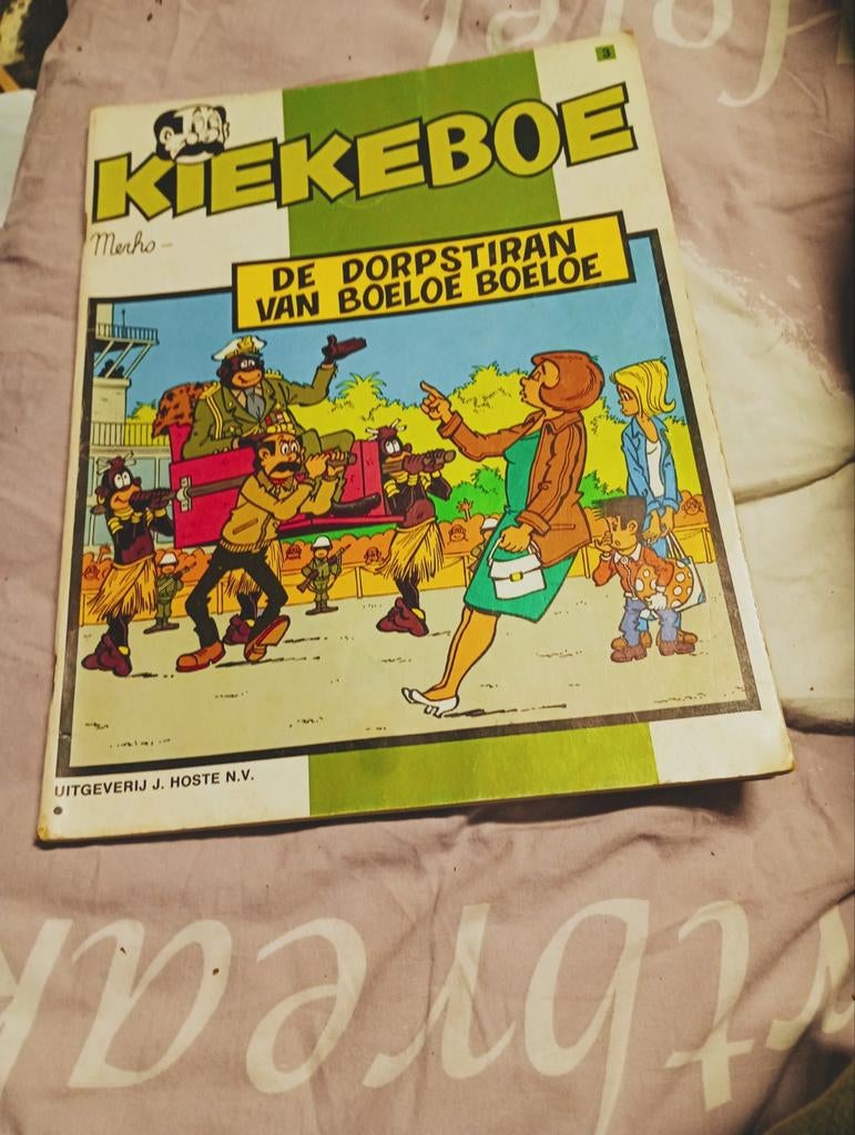 Papieren softcover van de reeks Kiekeboe , zwart wit ingekle, Boeken, Gelezen, Eén stripboek, Merho, Ophalen of Verzenden