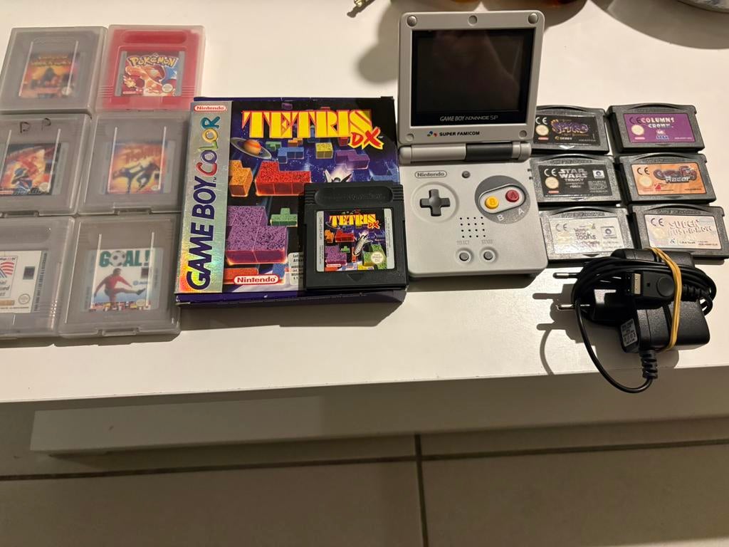 Game Boy Advance met oplader + 12 spellen en Tetris erbij, Ophalen of Verzenden, Zo goed als nieuw, Game Boy Advance