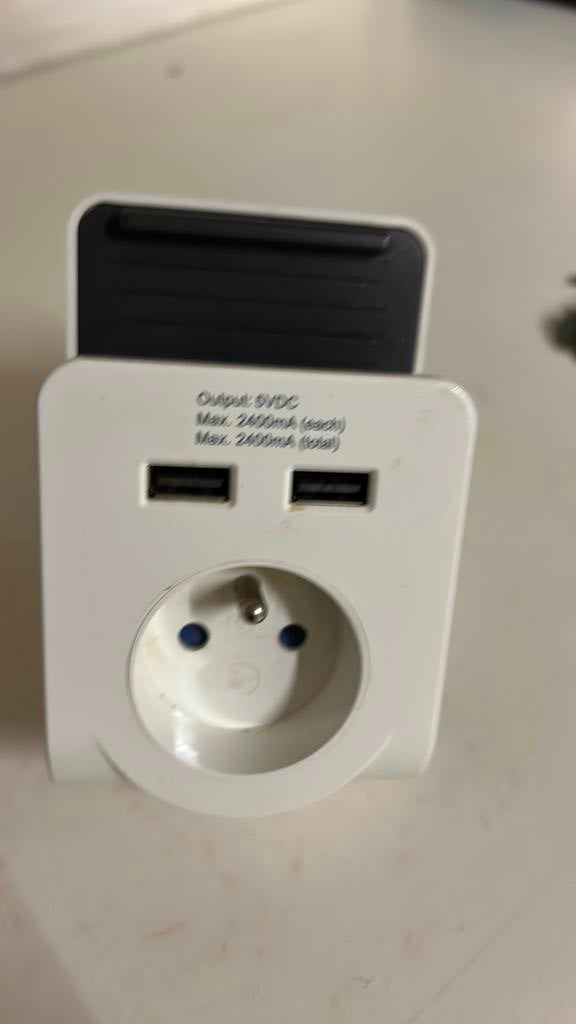 Stopcontact met usb, Ophalen, Zo goed als nieuw, Stopcontact
